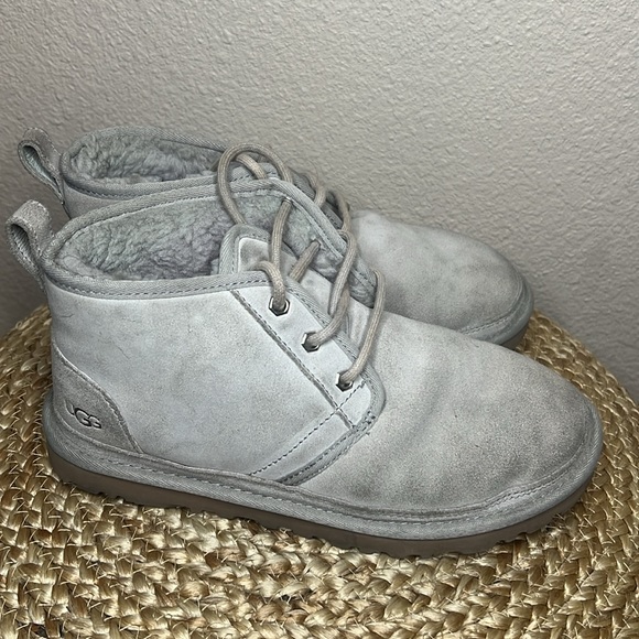 UGG Boots - Picture 3 of 9